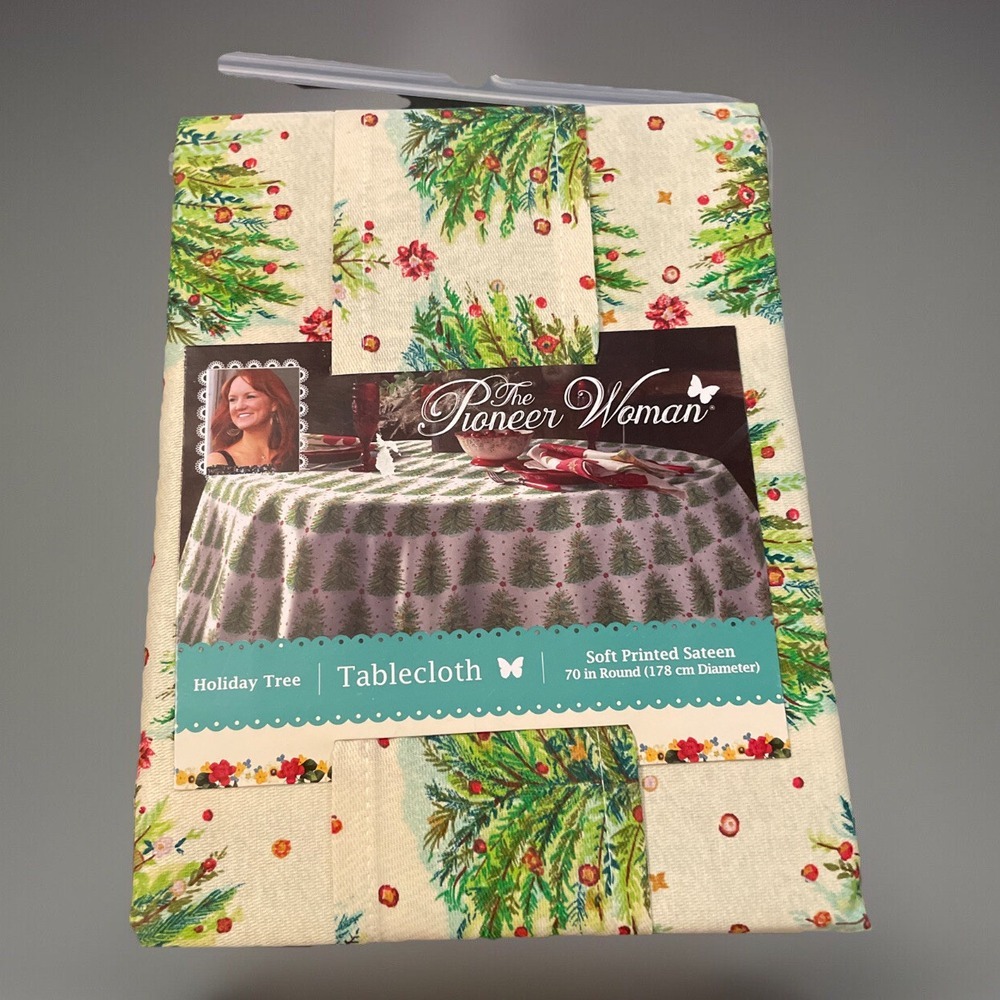 Nwt‎ Vtg Pioneer Woman "Holiday Tree" Round Tablecloth 70 inch (178 cm Diameter)